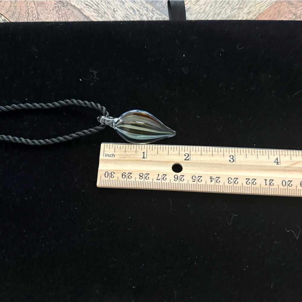 Artisan 15-inch Teardrop Shape Glass Pendant Cord Necklace - Picture 6 of 11